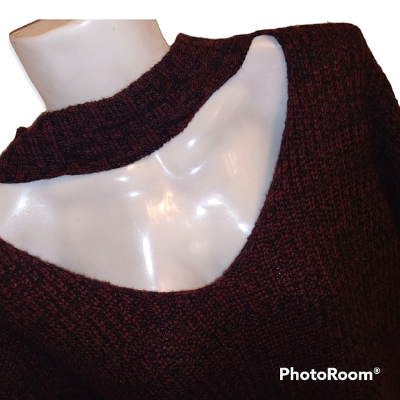 SauciWine Choker V Neck High Low Sweater L Never Worn - Picture 2 of 9